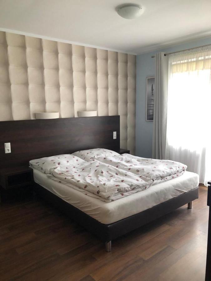 Azzurro Hotell Łukęcin Exteriör bild