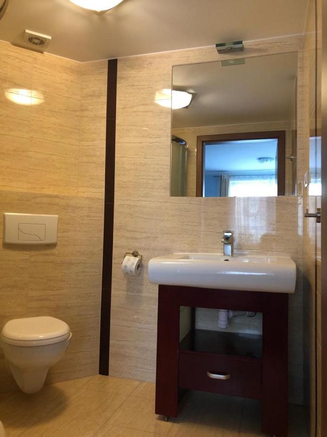 Azzurro Hotell Łukęcin Exteriör bild