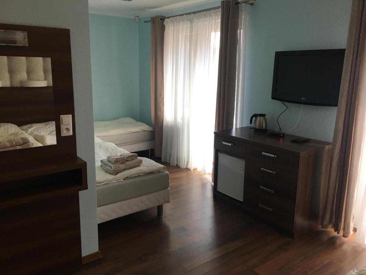Azzurro Hotell Łukęcin Exteriör bild